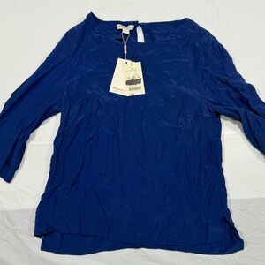 Women’s Dress Shirt Top-NWT